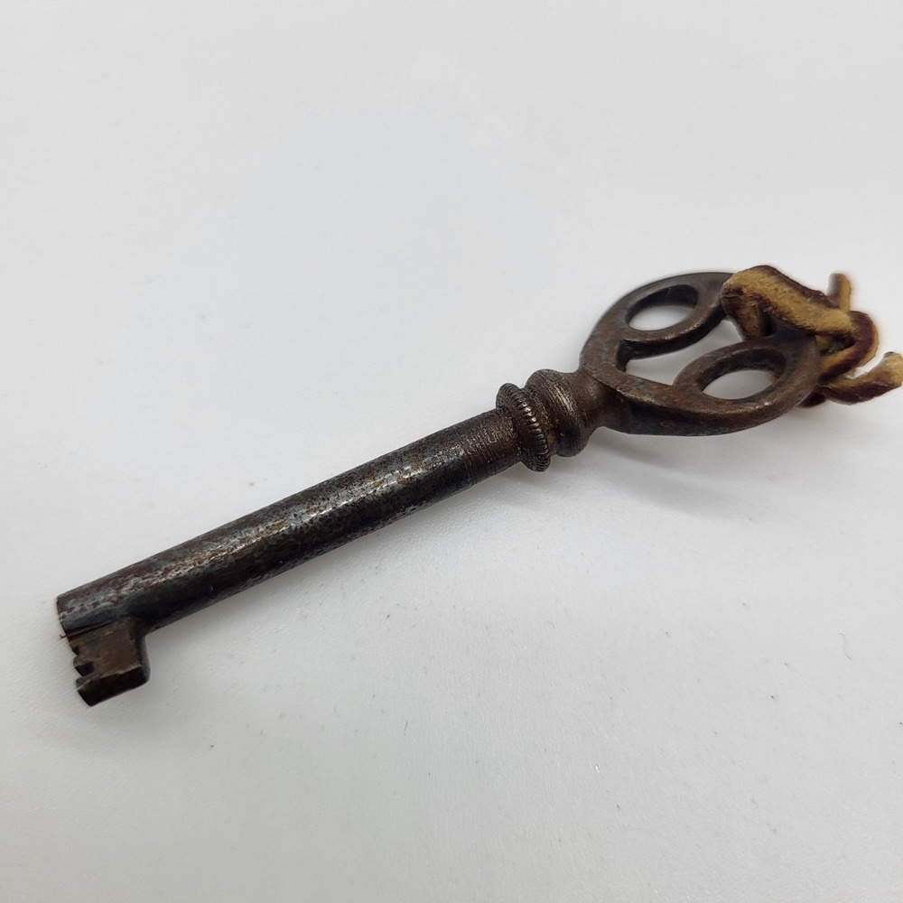 Vintage Brunswick Phonograph Skeleton Barrel Collectible Key